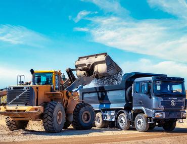 Camion con cassone ribaltabile 8 * 4