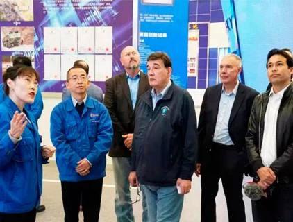 Veel plezier shaanxi car holdings die de eretitel "hoeksteen van fantastische elektriciteit" krijgen